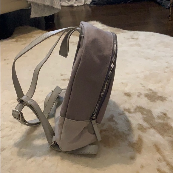 Round small backpack - Picture 3 of 5